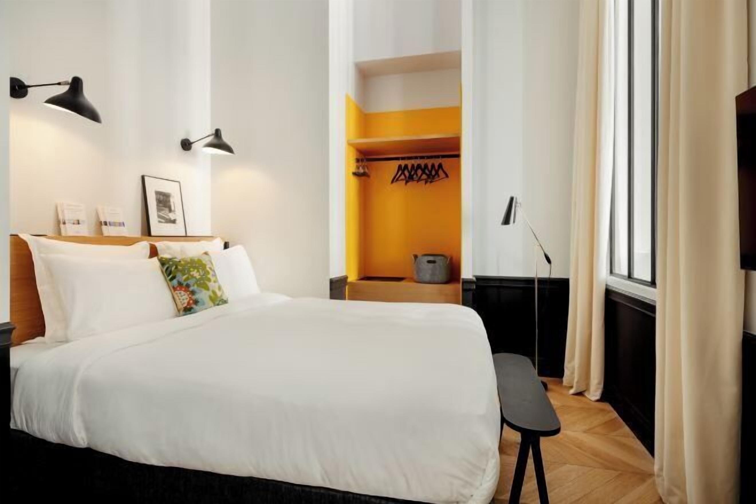 Egyptian cotton sheets, premium bedding, in-room safe, blackout curtains