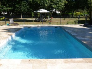Outdoor pool, a heated pool - 5 Gîtes 2/4 pers. + 3 ch. 26 pers.au total with swimming pool on 5000 m² grounds  (St Pardon de Conques)