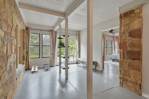 `The Stone House Stay` : 4 Bedroom Serenity Home