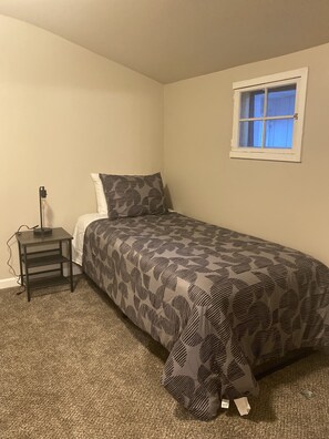 3 bedrooms, desk, iron/ironing board, travel cot