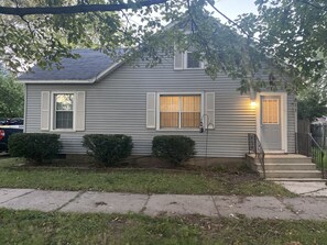Exterior detail - Private home  (Green Bay)