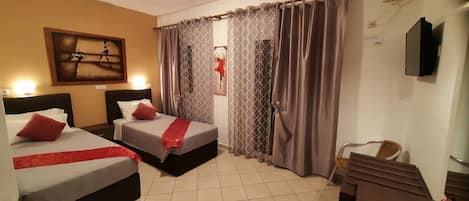 1 habitación, tabla de planchar con plancha, wifi gratis y ropa de cama