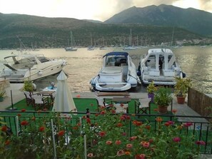 المنطقة المحيطة بالمنشأة