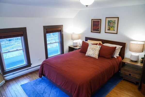 1 Schlafzimmer, Schreibtisch, Bügeleisen/Bügelbrett, Reisekinderbett