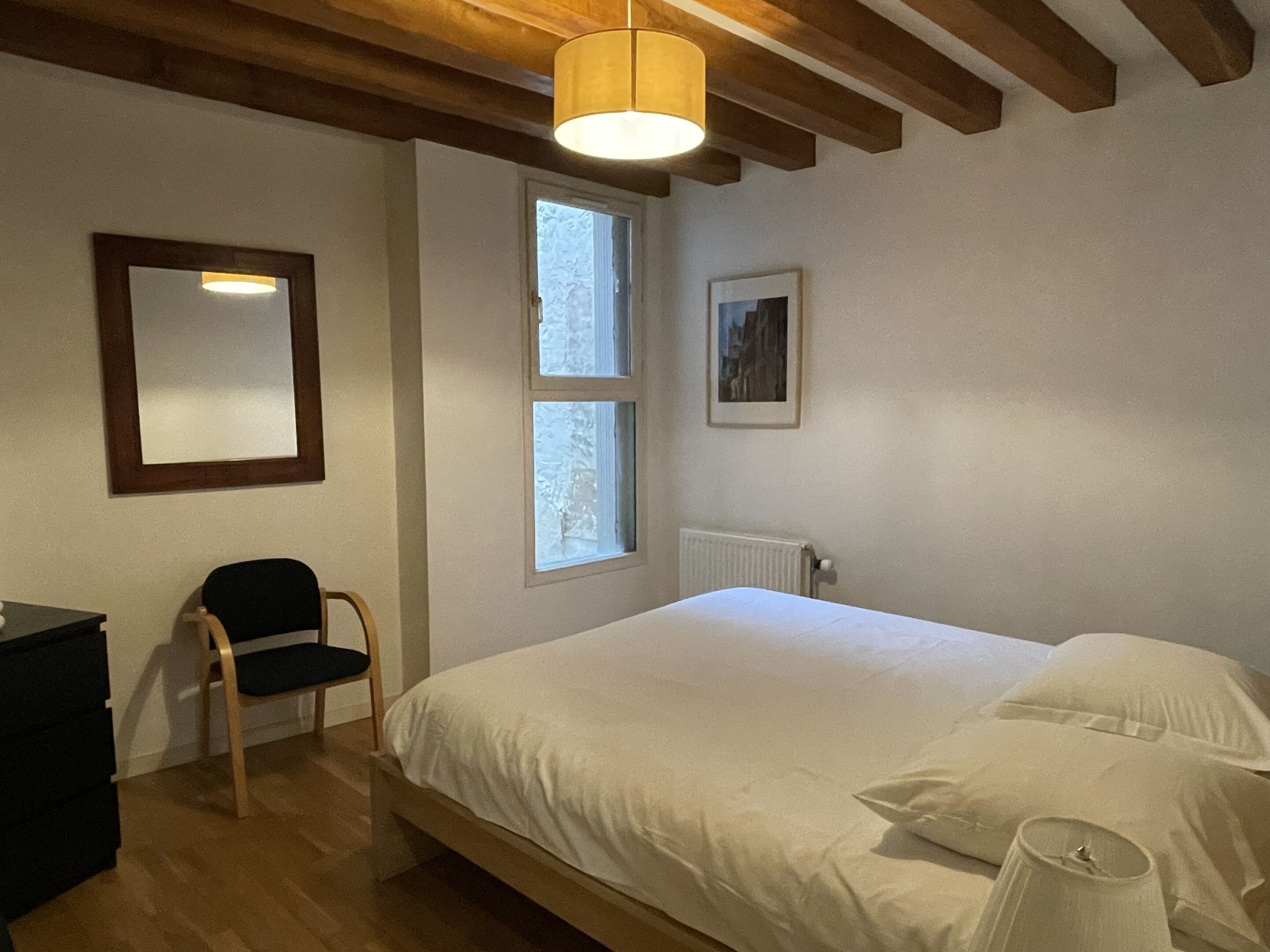 Chambre au calme donnant sur une cour intérieure