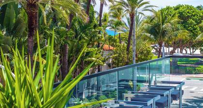 Modern Mansion of Miami- Sleeps 12- Versace Mansion Neighbor {Floor 2 & 3}