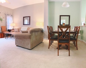 Dining room - Terra Verde Vacation Rentals (Kissimmee)