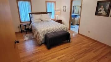 3 slaapkamers, een strijkplank/strijkijzer, wifi, beddengoed