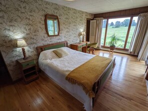 3 sovrum, skrivbord, strykjärn/strykbräda och gratis wi-fi