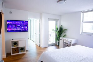 4 室のベッドルーム、デスク、アイロン / アイロン台、WiFi