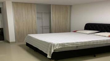 3 室のベッドルーム、WiFi