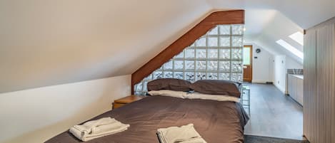 5 chambres, accĂšs au Wi-Fi (inclus), literie fournie