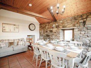 Dining - What a truly spectacular property. (Belford)
