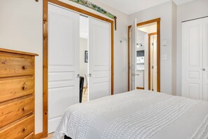 2 chambres, accès au Wi-Fi (inclus), literie fournie