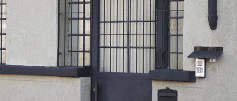 تفاصيل الفندق من الخارج