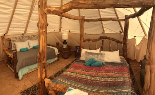 Tipi Retreat w/Free Hot Springs Day Pass