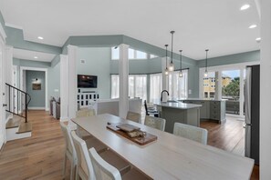 Unclassified image, 5 of 64, button