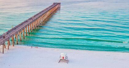 Beach House includes Chairs, Cooler, Cart & Bikes!