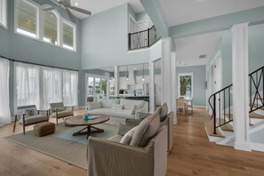 Unclassified image, 4 of 64, button