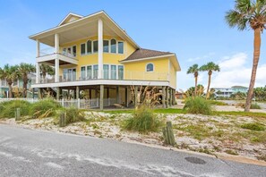 Unclassified image, 4 of 64, button