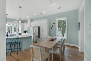 Unclassified image, 5 of 64, button