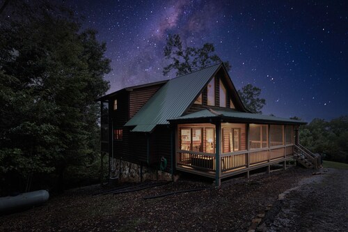 Blue Ridge Cabin- Amazing Porch, Game Room, 10 Min to Town!