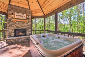 Tina de hidromasaje al aire libre