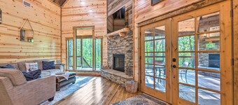 Secluded! Couples/Family Cabin, 1Br; 1 Lux Bth: Bunkroom, Sleeps 4, Hot Tub