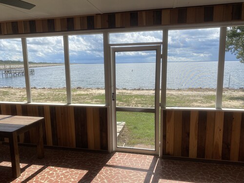 Lakefront Retreat At Randolphs Landing