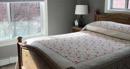 Quaint Queen Mountain Getaway