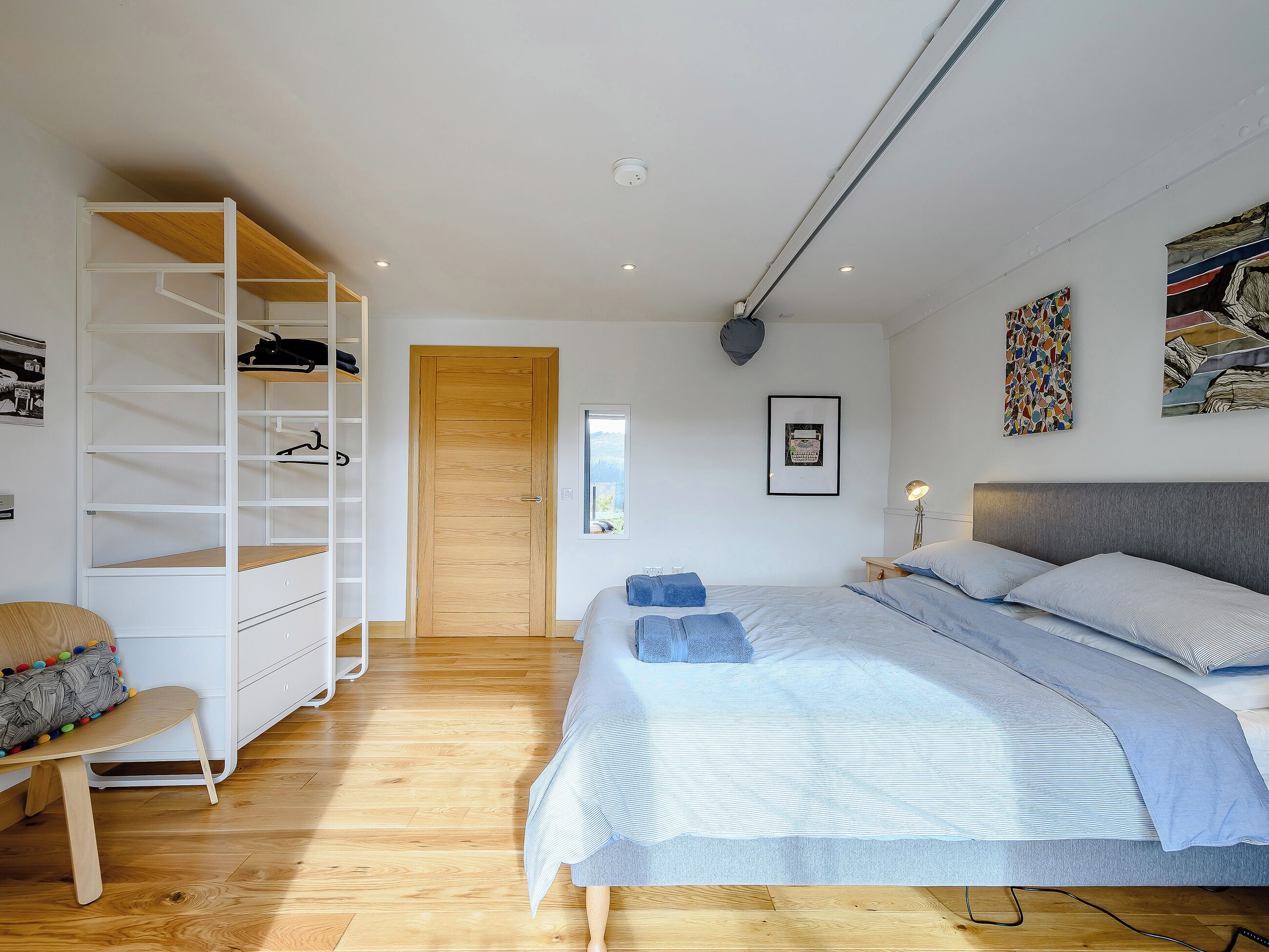 2 bedrooms, WiFi (free), bed sheets