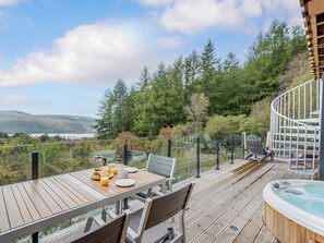 Outdoor dining - Jack Strawbale House - UK7521 (Strontian, near Fort William)