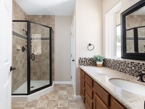 Hair dryer, towels - Pinecone Lodge-Adventure|Hot Tub|Privacy|10-Acres (Crestline)