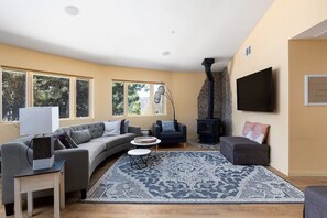 Smart TV, chimenea