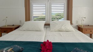 3 bedrooms, in-room safe, travel cot, free WiFi