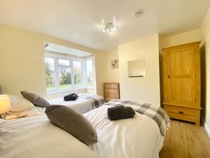 2 habitaciones, wifi gratis y ropa de cama