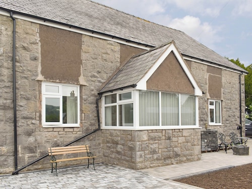 3 bedroom accommodation in Llanarmon yn Lal