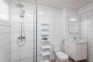 Shower, hair dryer, towels - Hoplaco Beach I by Best Holidays Fuerteventura (Corralejo)