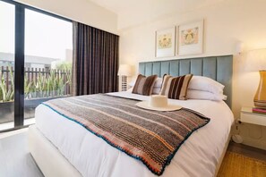 3 slaapkamers, een strijkplank/strijkijzer, internet, beddengoed