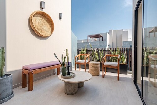 Nazca Penthouse · 3-levels, Luxury Rooftop Pool & Private BBQ Terrace