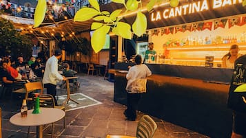 Bar-cafetería