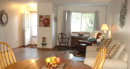 2 Bedroom 2 Bath Condo 15 mins to the hospitals in Saginaw.