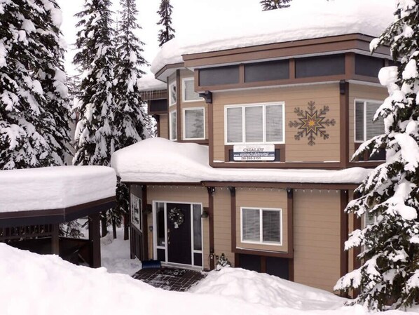 Mountain View Chalet tucked into the trees overlooking the Pond