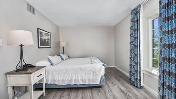 Habitació, 1 llit de matrimoni gran i sofà llit, banyera d'hidromassatge (FBMSBV) | 1 dormitori, wifi i roba de llit