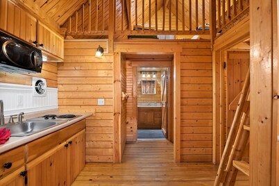 Amazing Getaway: Enjoy our Cozy Log Cabins on the Chesapeake Bay!