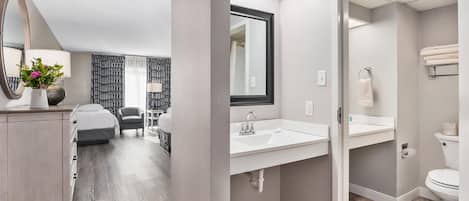 Chambre, plusieurs lits, bain Ă remous, vue piscine (TEFA) | Salle de bain