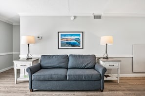 Zimmer, 1 King-Bett und Schlafsofa (FBDSBV) | Wohnbereich
