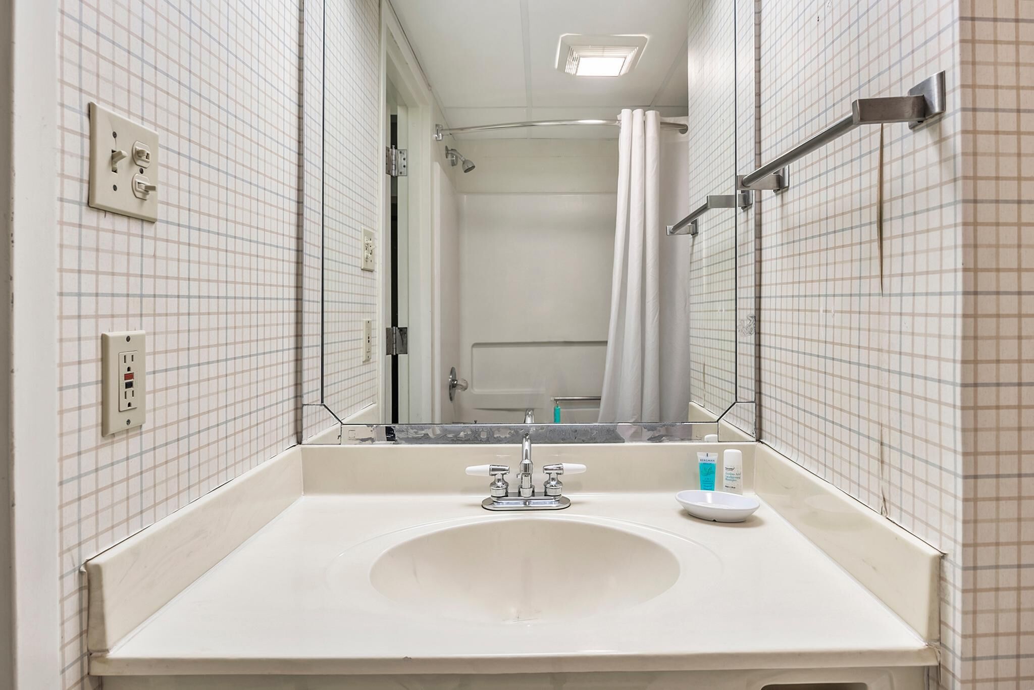 Room, Multiple Beds (SCFABV) | Bathroom | Designer toiletries, towels