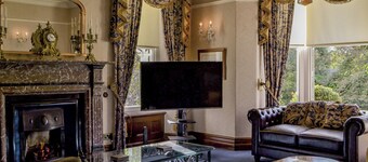 6 bedroom accommodation in Windermere