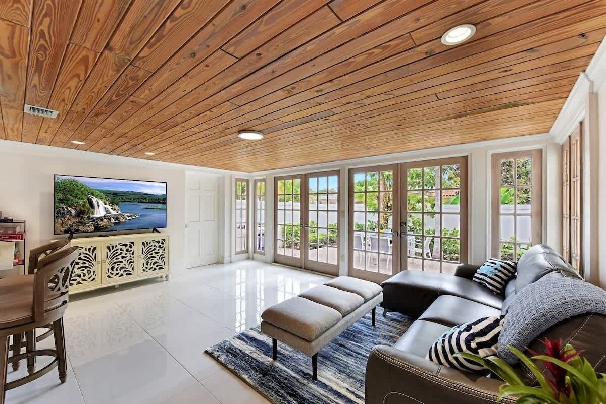 Smart TV, offices, printers